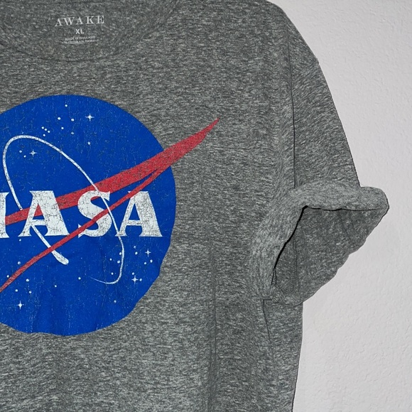 Awake Crop Top - Picture 2 of 4